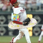 Hamels back on mound after slight safety adjustment; Phils down Braves 10-6